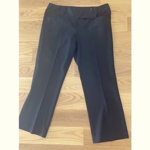 Limited Womens Petite Dress Pants-Black. Size 10 
Perfect dress pants for work